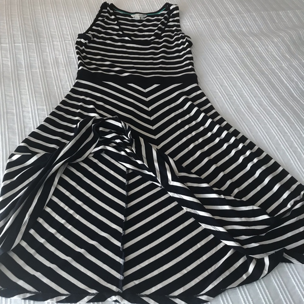Boden Black/white stripped knit dress size 8